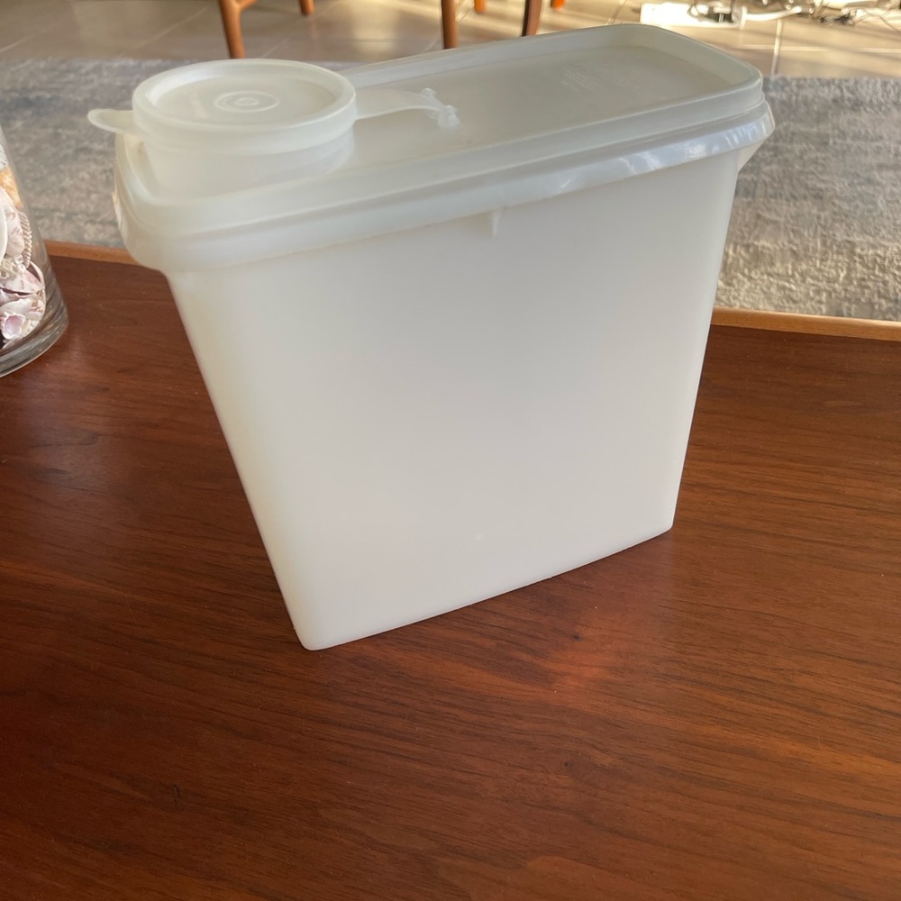 Vintage Tupperware Cereal Keeper 469-1